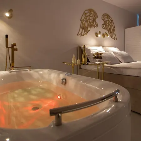 公寓 Apartament Sauna&jacuzzi Gold Solny *